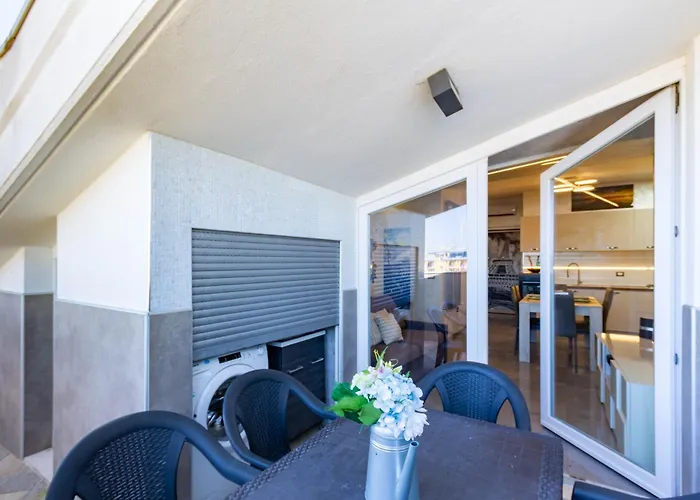 Lägenhet Mansarda Zara 4p - Myho Casa *